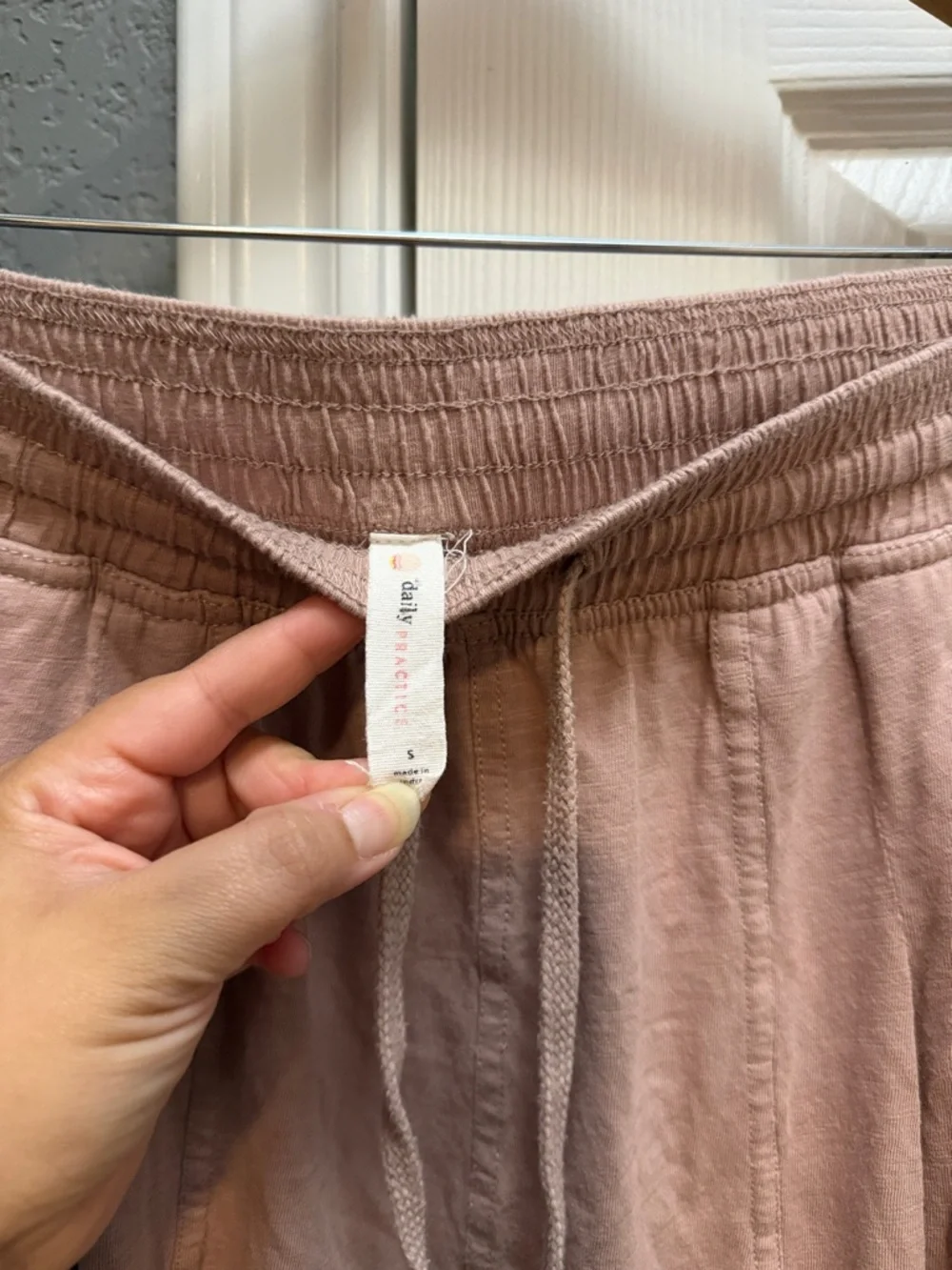 Anthropologie | Daily practice pleated harem joggers size small